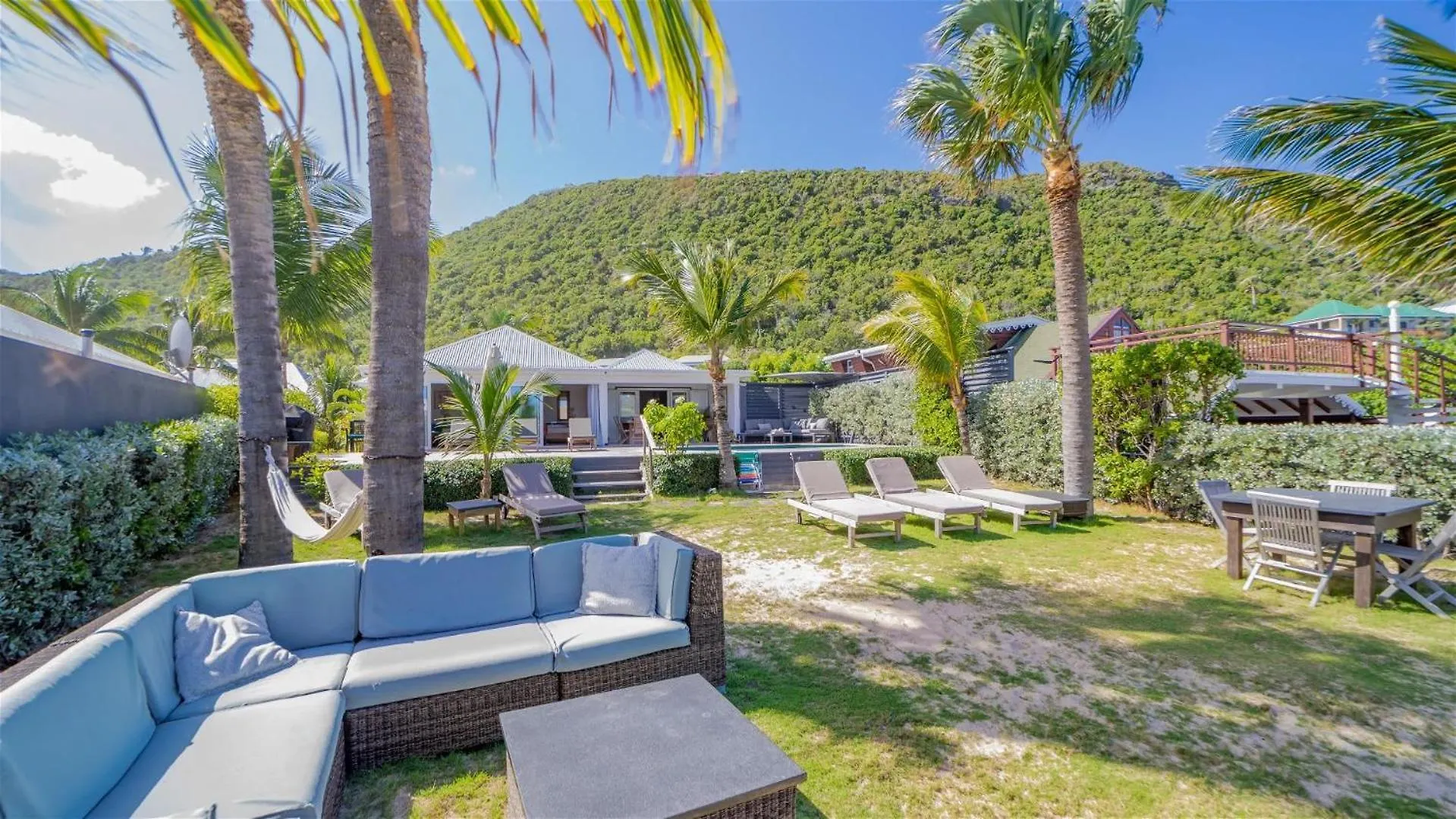 3BR Charming Seaside Villa With Private Pool غوستافي سانت بارتيليمي