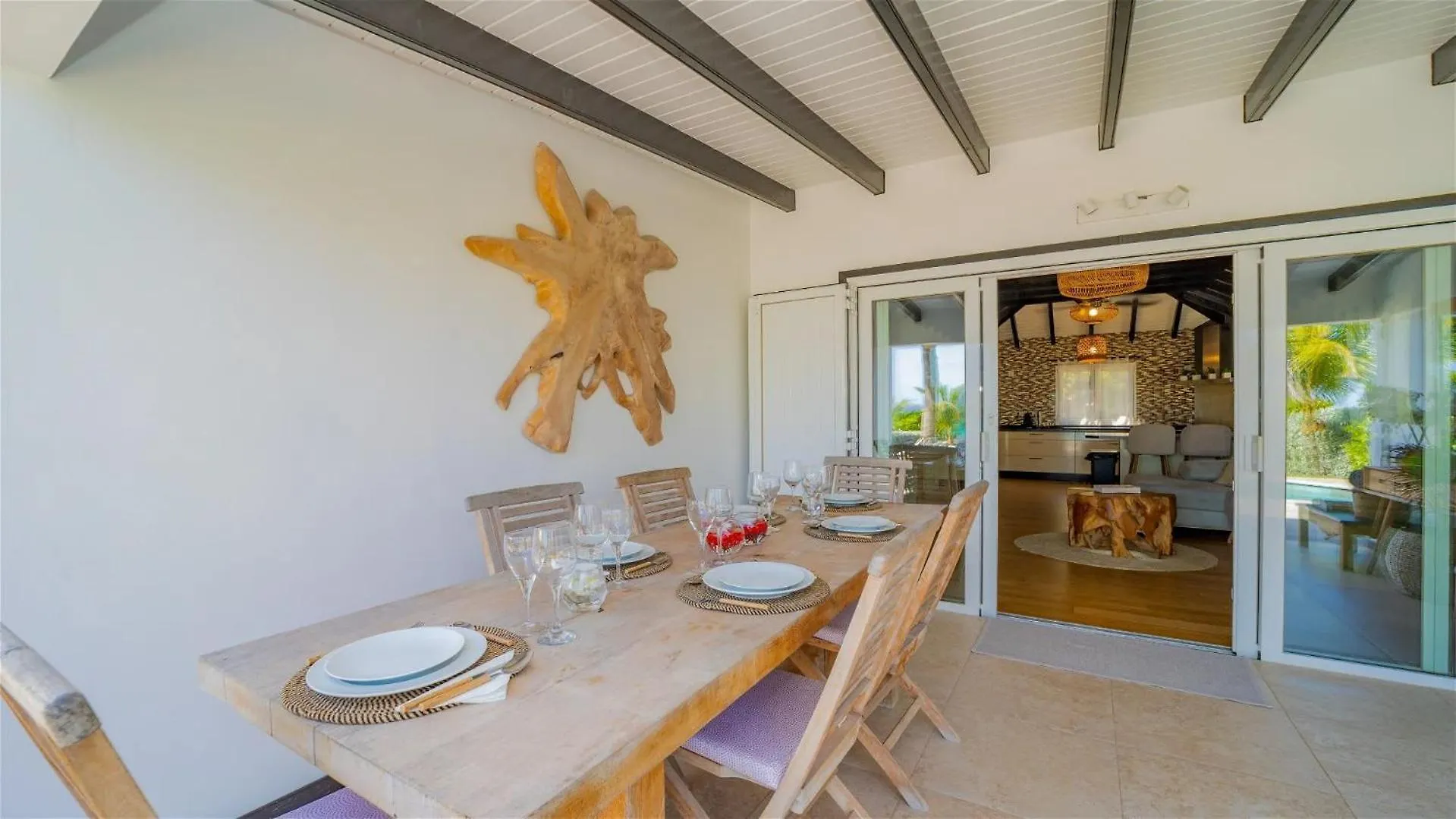 3BR Charming Seaside Villa With Private Pool غوستافي
