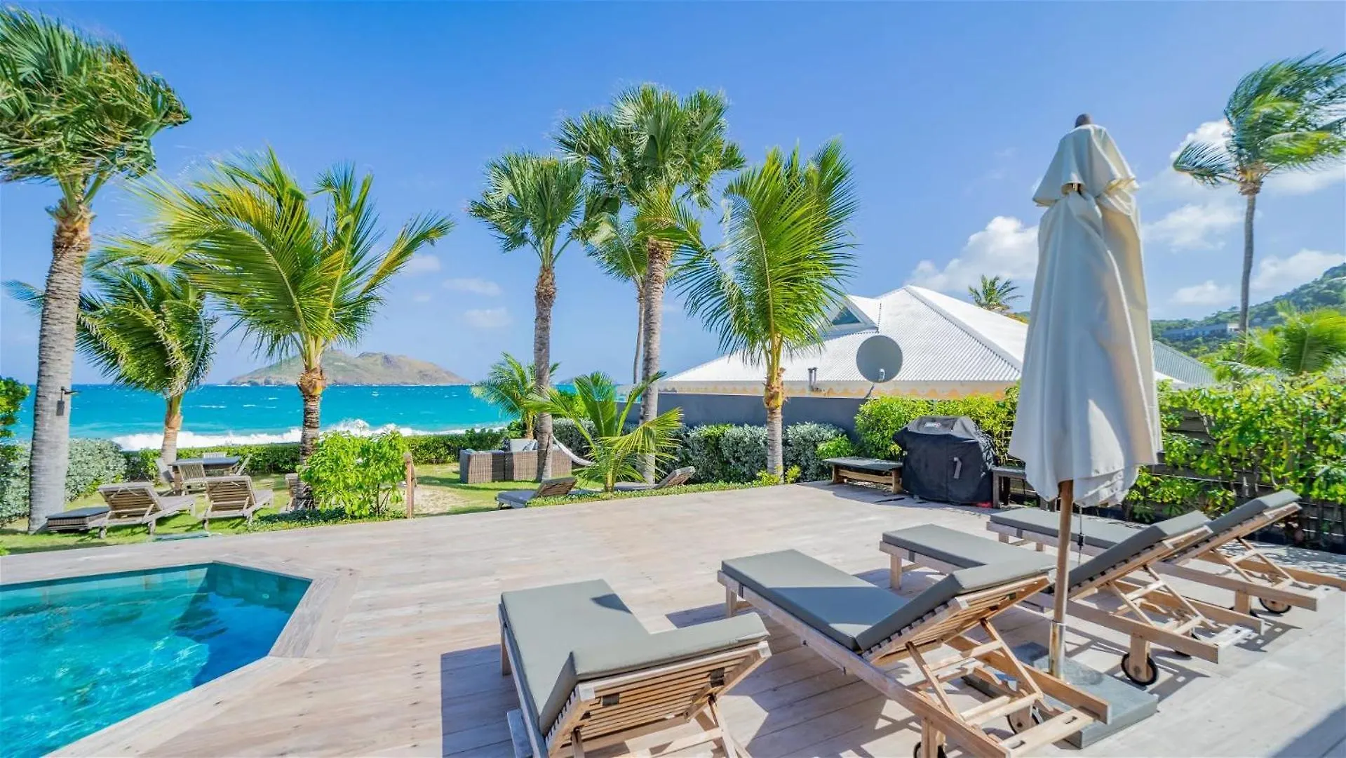 3BR Charming Seaside Villa With Private Pool غوستافي